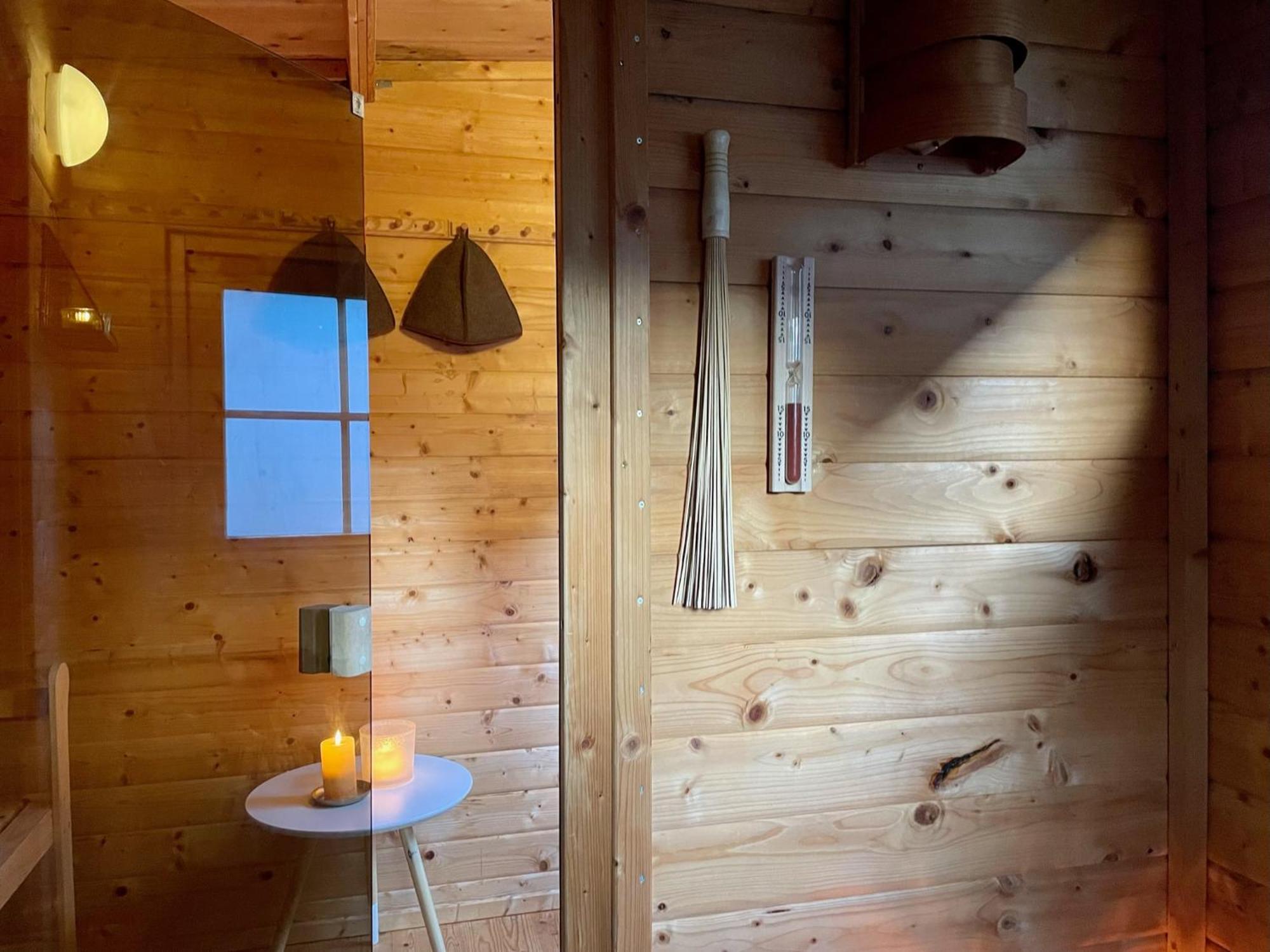 Modernes Holzhaus Im Skandinavischen Stil Mit Sauna, Garten Und 2 Katzen Norderstedt Esterno foto