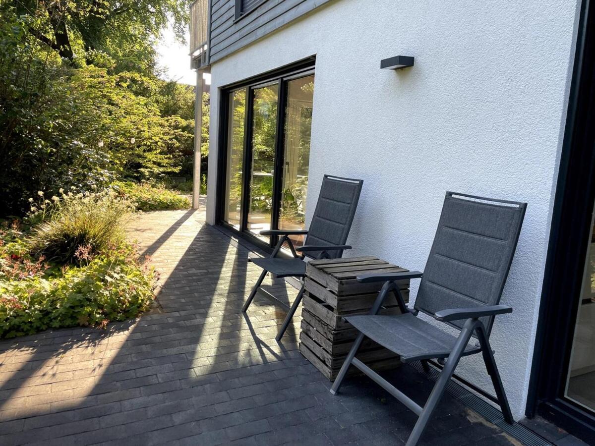 Modernes Holzhaus Im Skandinavischen Stil Mit Sauna, Garten Und 2 Katzen Norderstedt Esterno foto