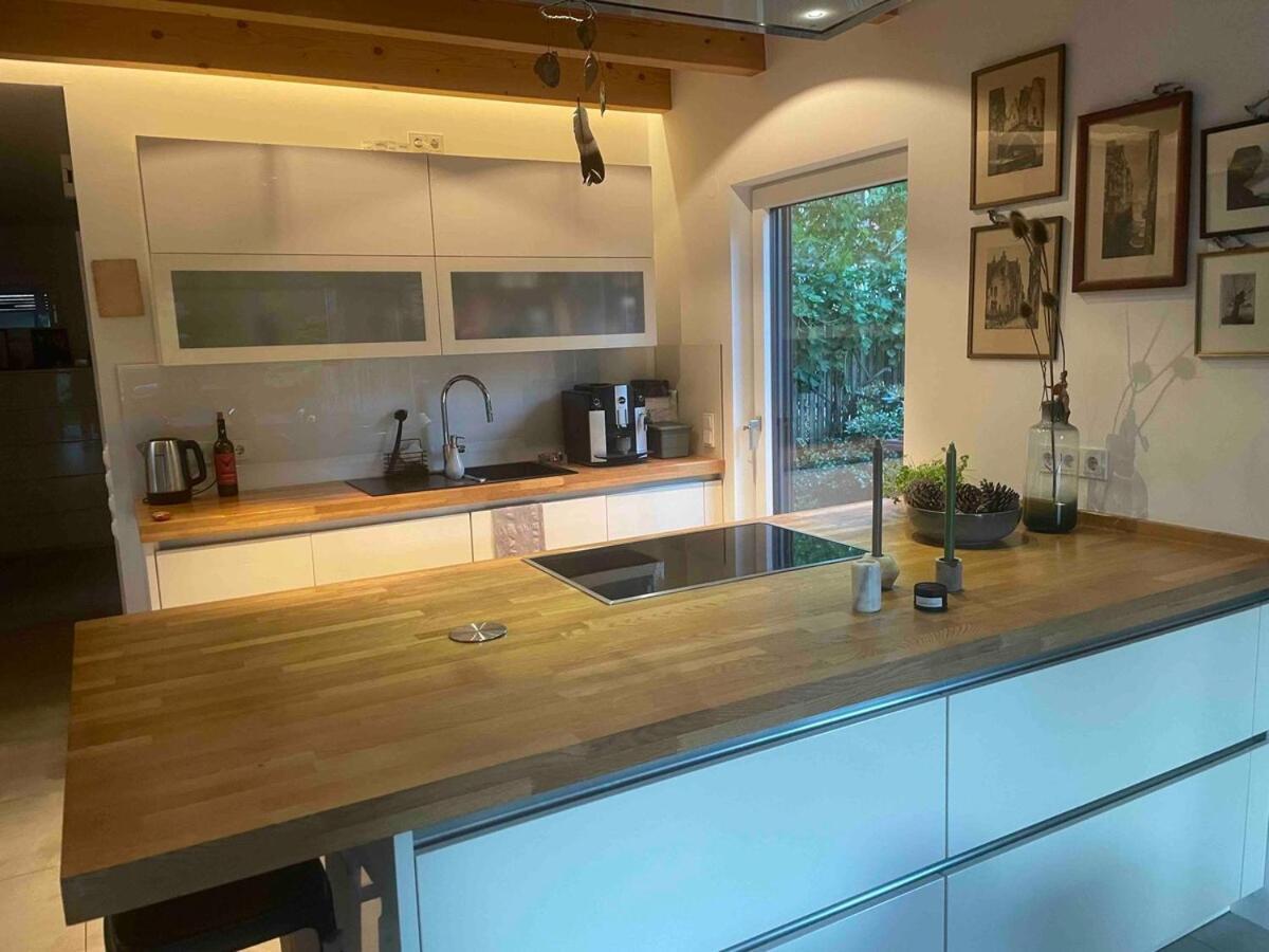 Modernes Holzhaus Im Skandinavischen Stil Mit Sauna, Garten Und 2 Katzen Norderstedt Esterno foto